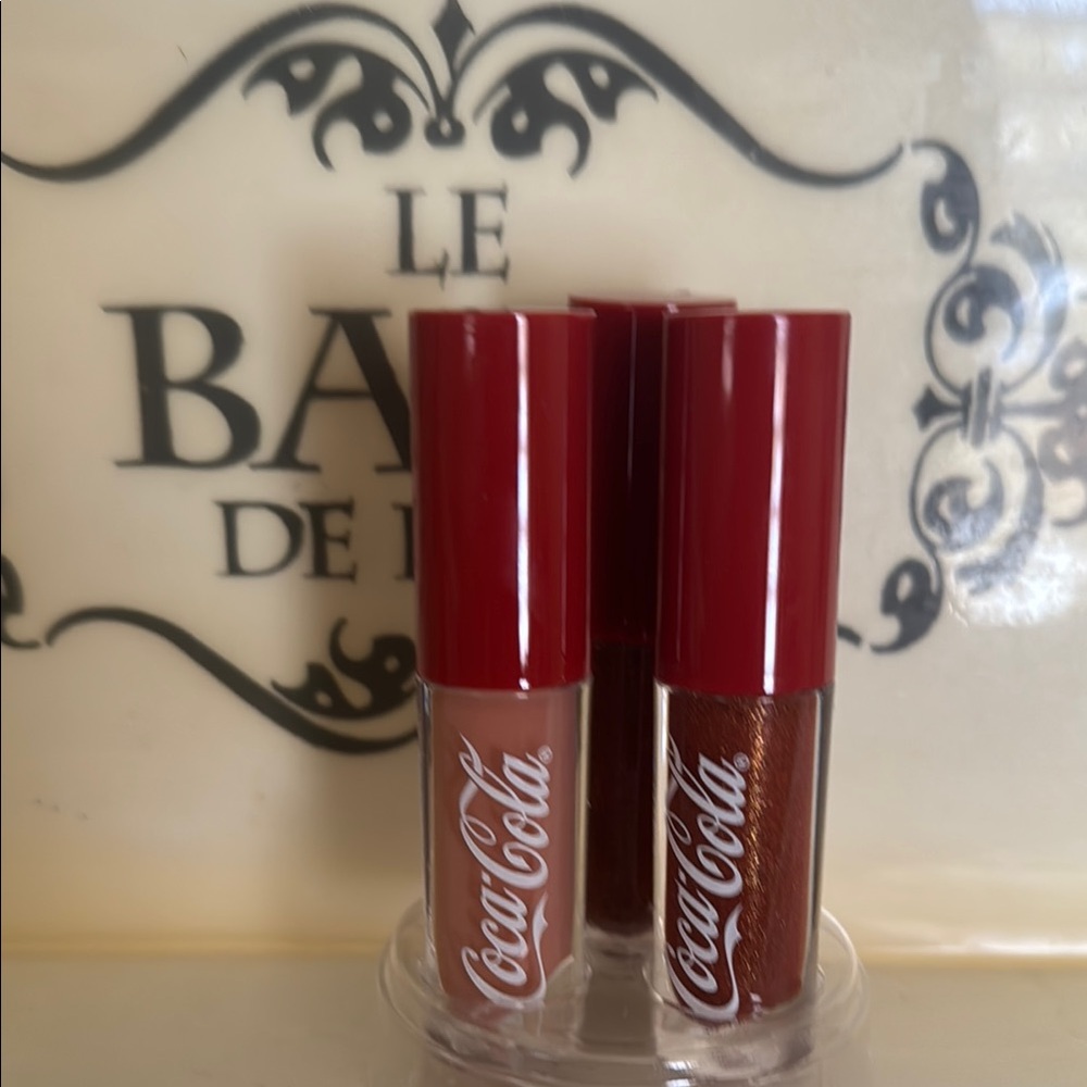 Glamlite Coca Cola 3 piece lip gloss set - Picture 4 of 5